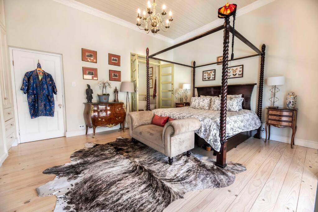 Stylish Heritage House In Trendy Tamboerskloof Holiday home Cape Town