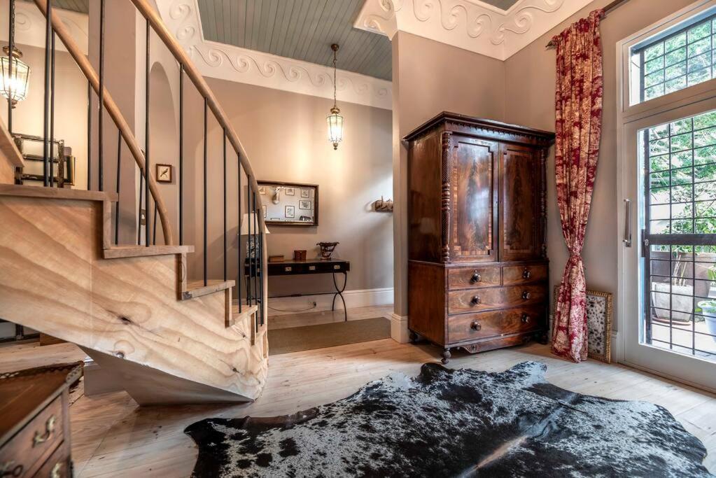 Stylish Heritage House In Trendy Tamboerskloof Holiday home